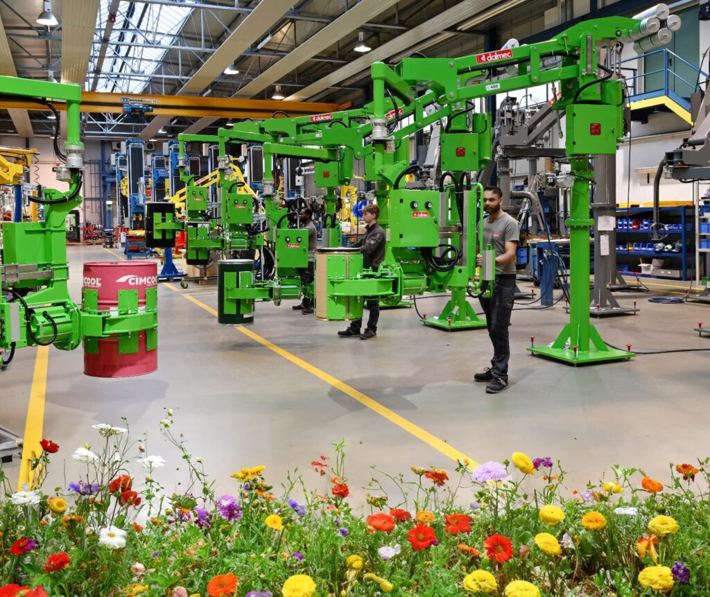 7 Essential Questions to Ask When Choosing a Material Handling Partner (1)